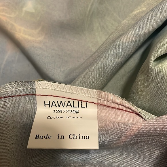 NWT Hawalili short sleeve button down colorful Christmas/Holiday shirt, size 2XL - Picture 13 of 14